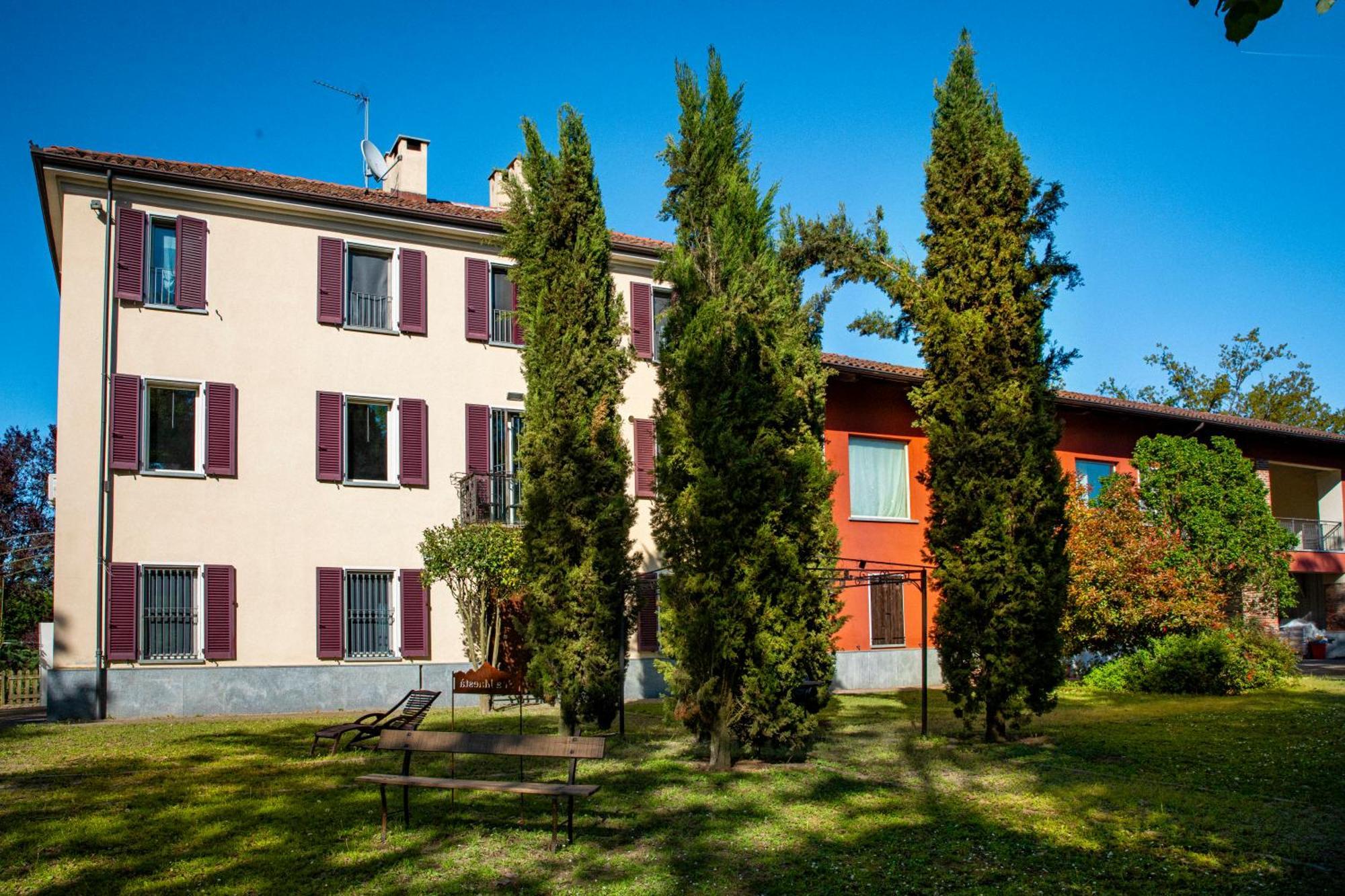 דירות אסטי Cascina Ambrosia Residenza D'Epoca מראה חיצוני תמונה