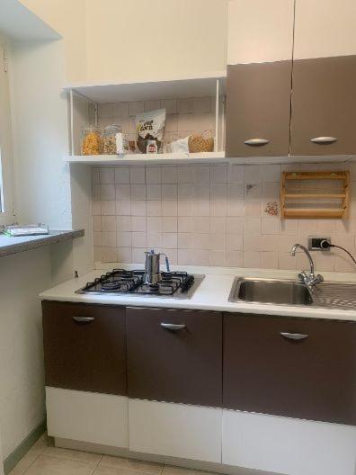 דירות אסטי Cascina Ambrosia Residenza D'Epoca מראה חיצוני תמונה